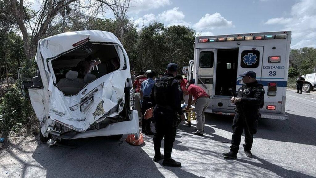 Últimas noticias. Accidente en la carretera Tulum-Cobá.