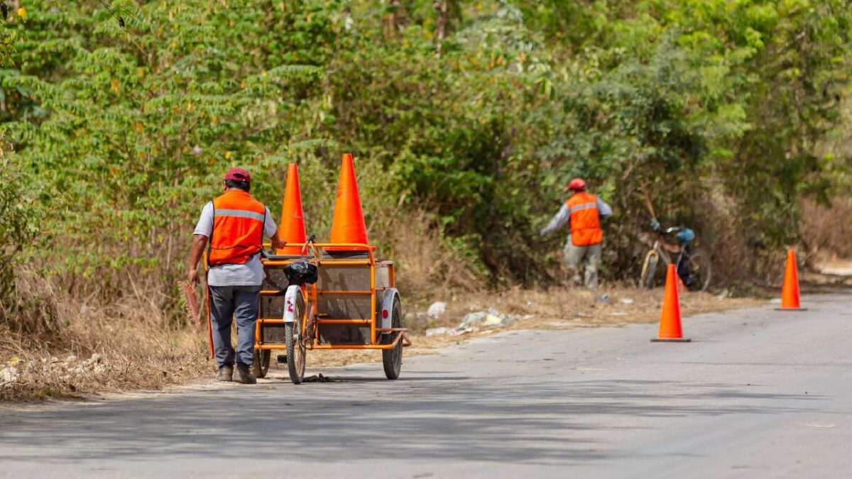 Tulum limpia sus calles.