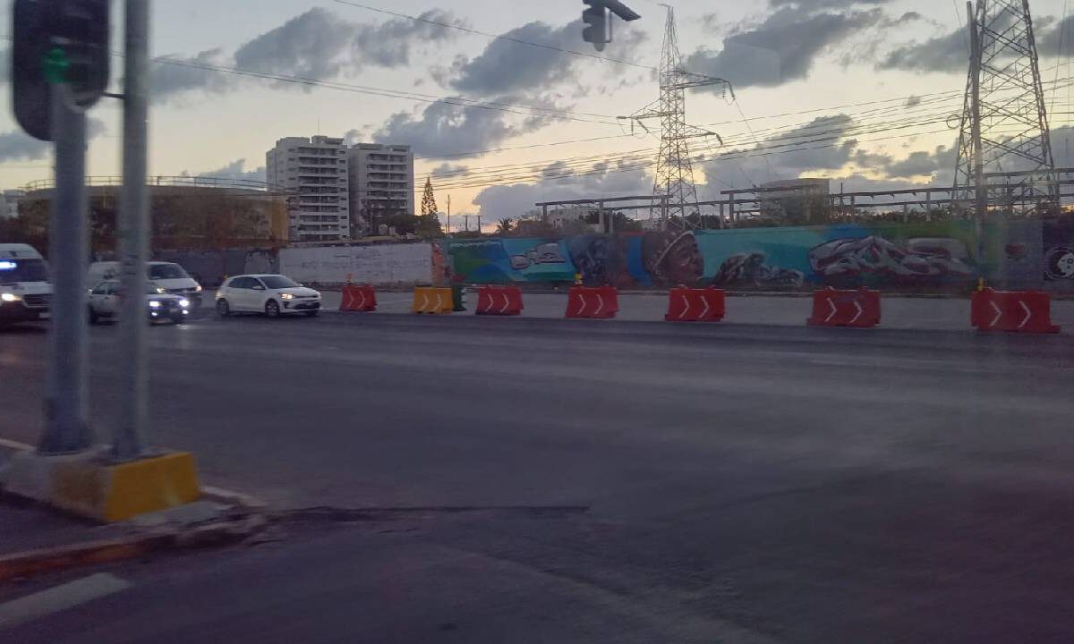 Cierres viales en Cancún.