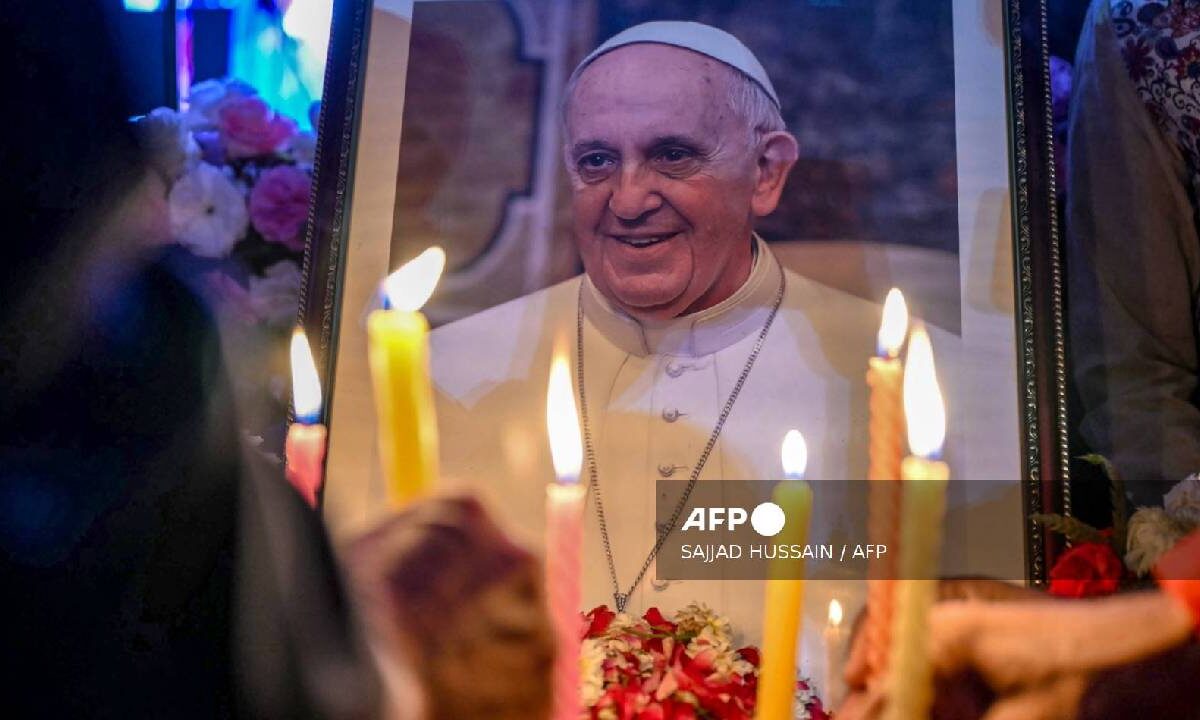 El Papa murió hoy.