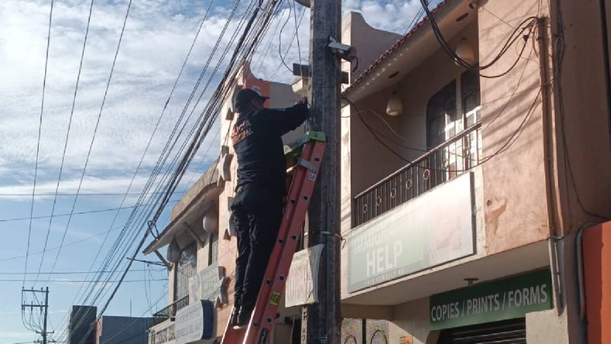 Retiran cámaras de videovigilancia no autorizadas.