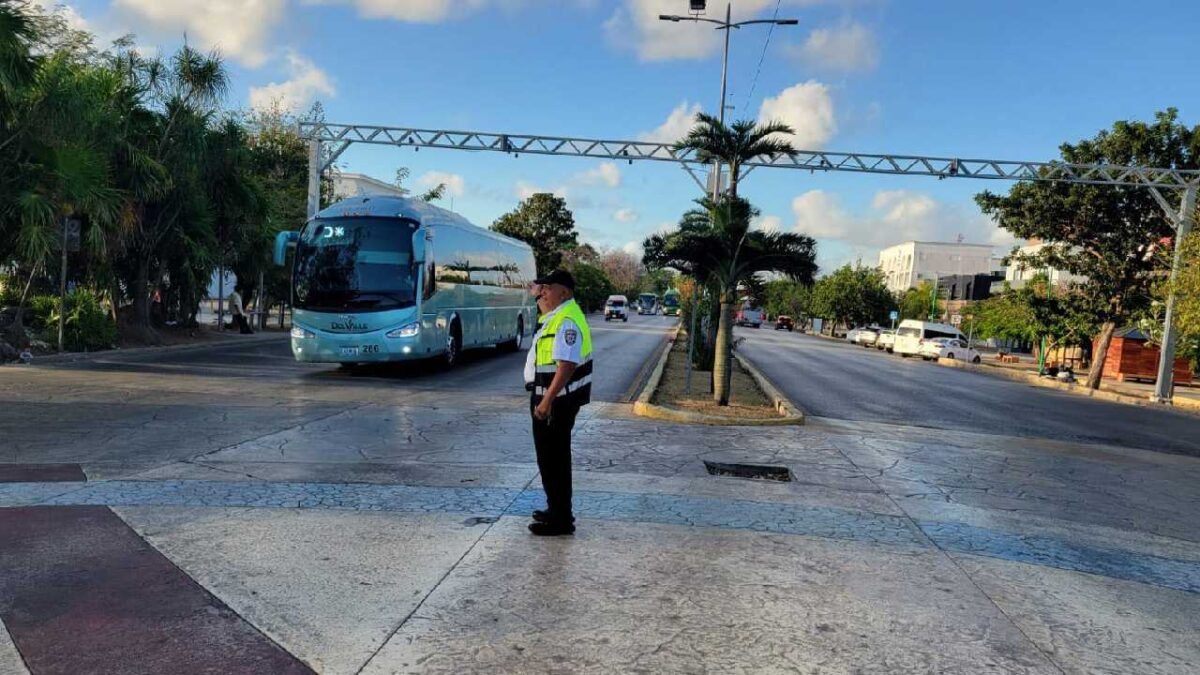 Cancún registra cierres viales por obras.