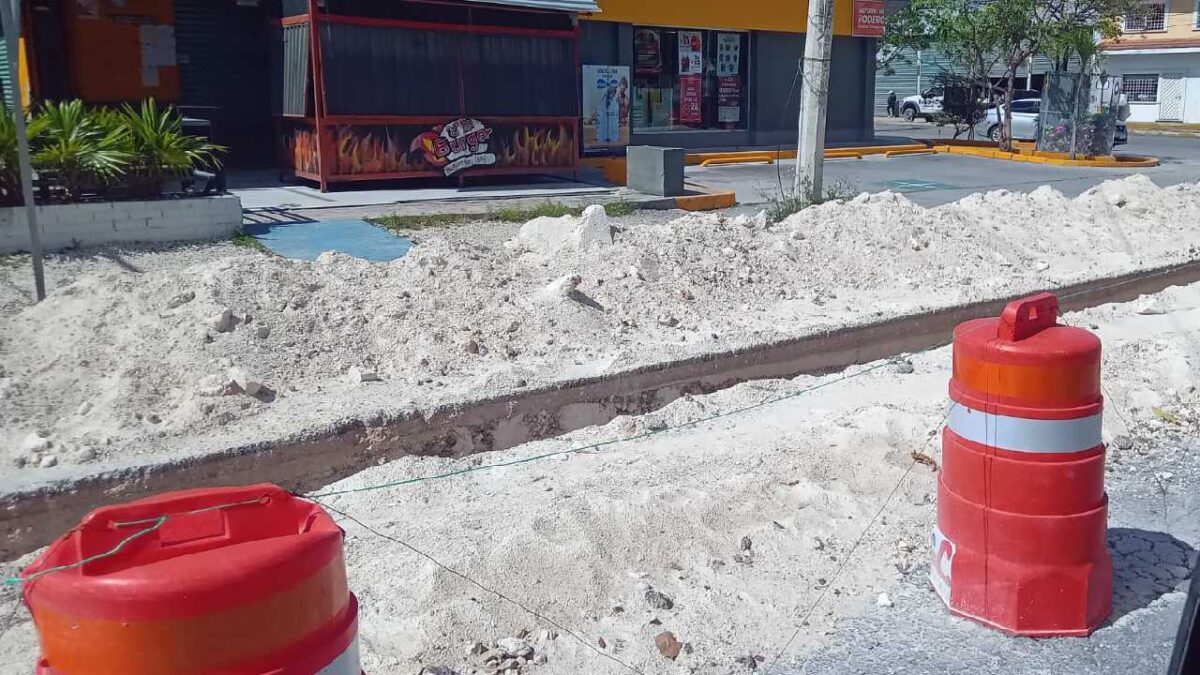 Cierres viales en Cancún.