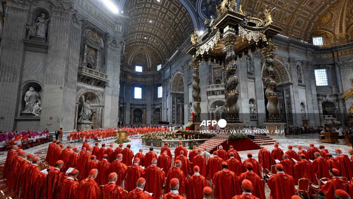 Los cardenales celebraron una misa previa al cónclave.