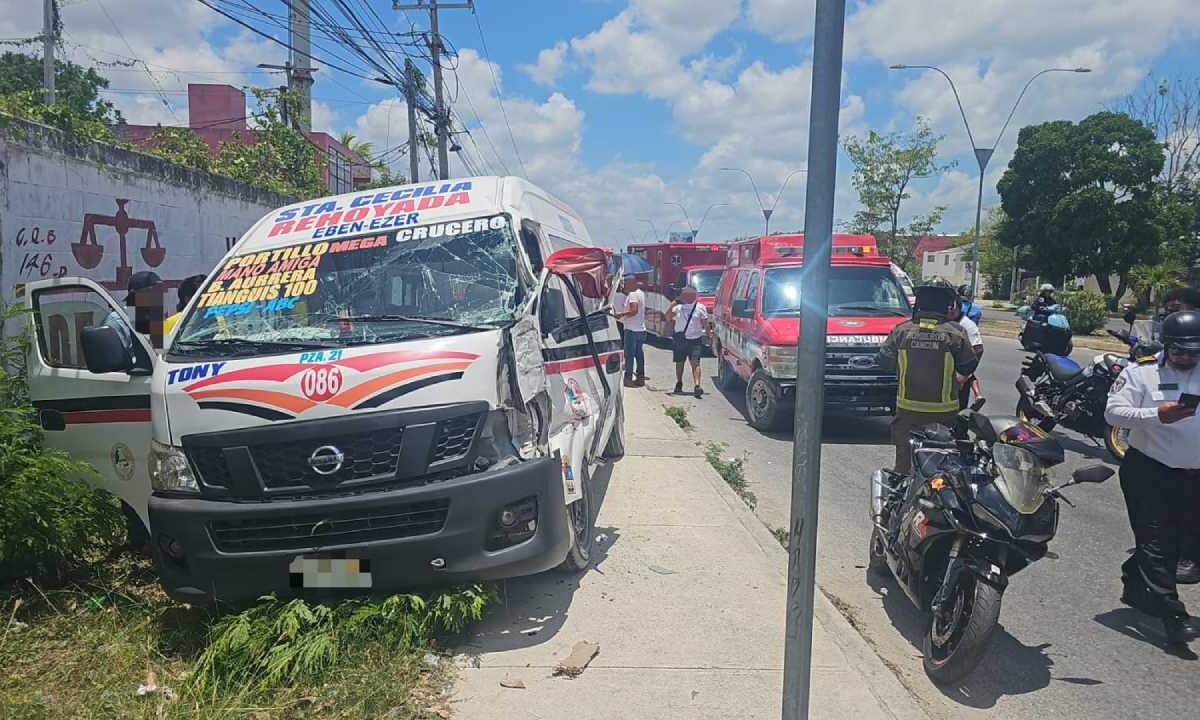 Últimas noticias. El choque en Cancún provocó movilización de cuerpos de seguridad y emergencia.