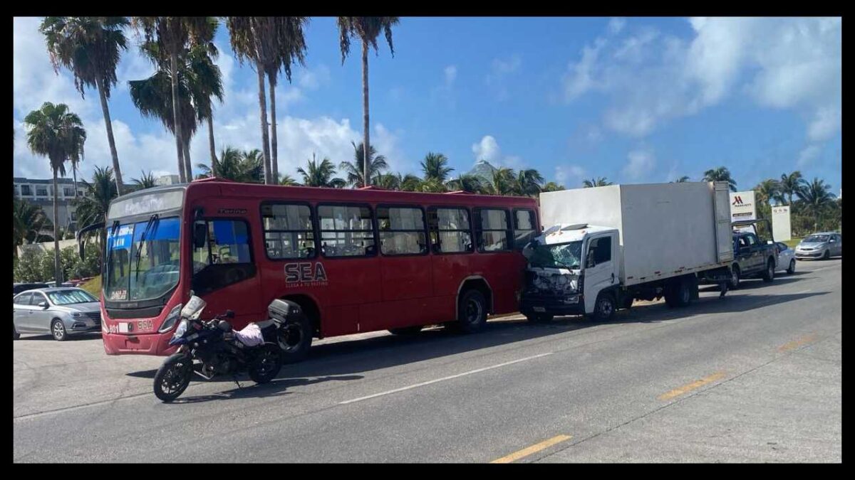 Últimas noticias. El choque fue en la zona hotelera.