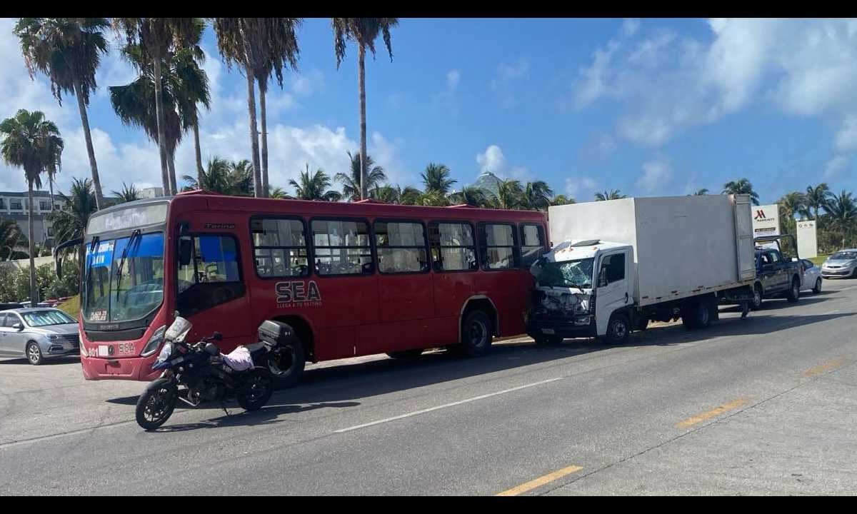 Últimas noticias. El choque fue en la zona hotelera.