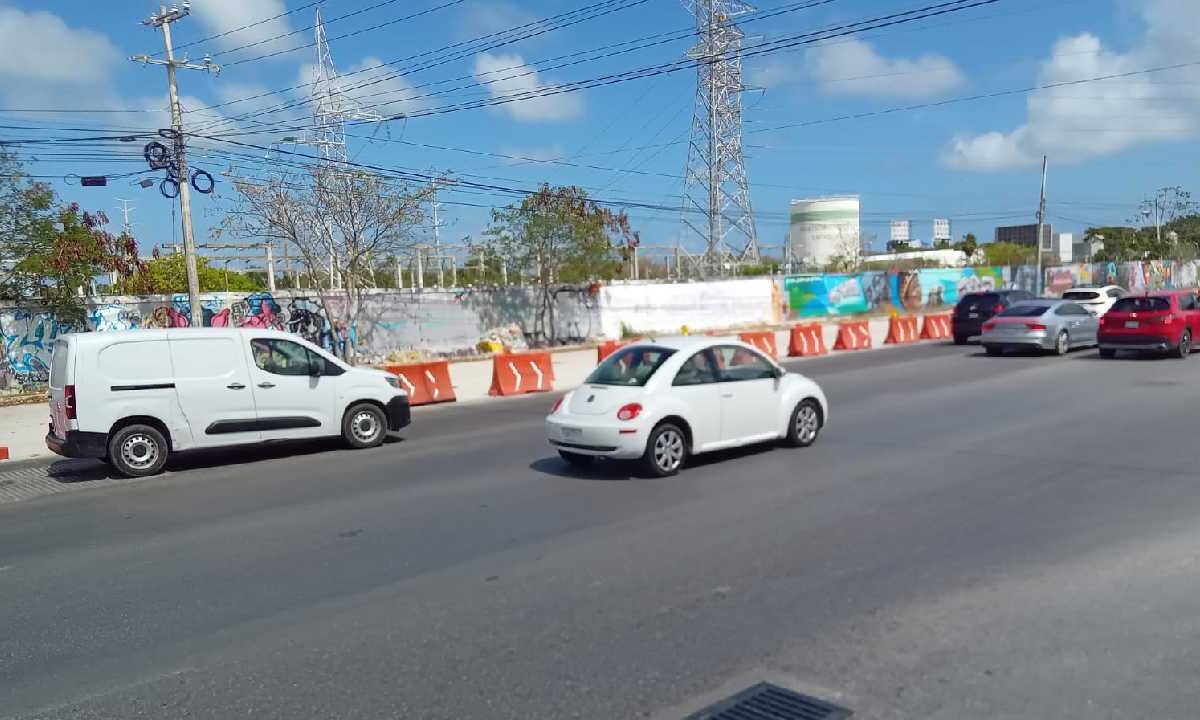 Continúan los cierres viales.