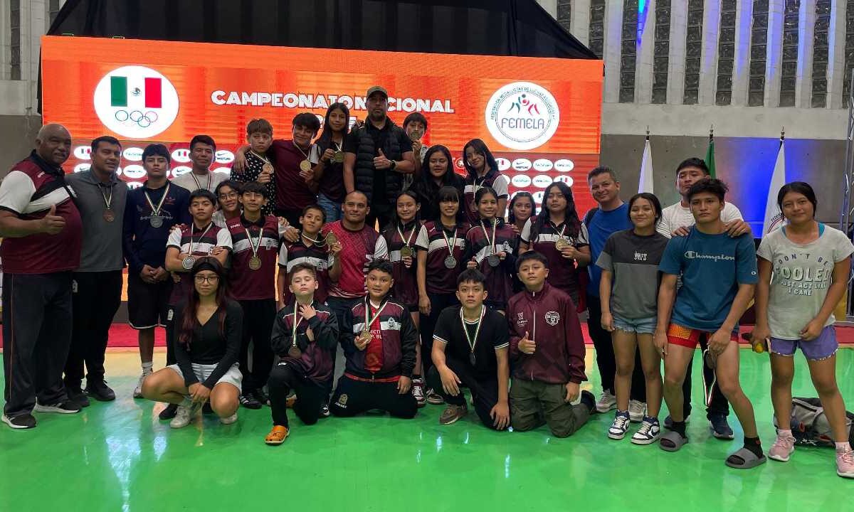 El equipo de Quintana Roo de lucha sigue adelante.