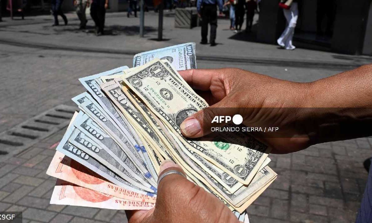 Avalan impuesto de 3.5% a remesas.