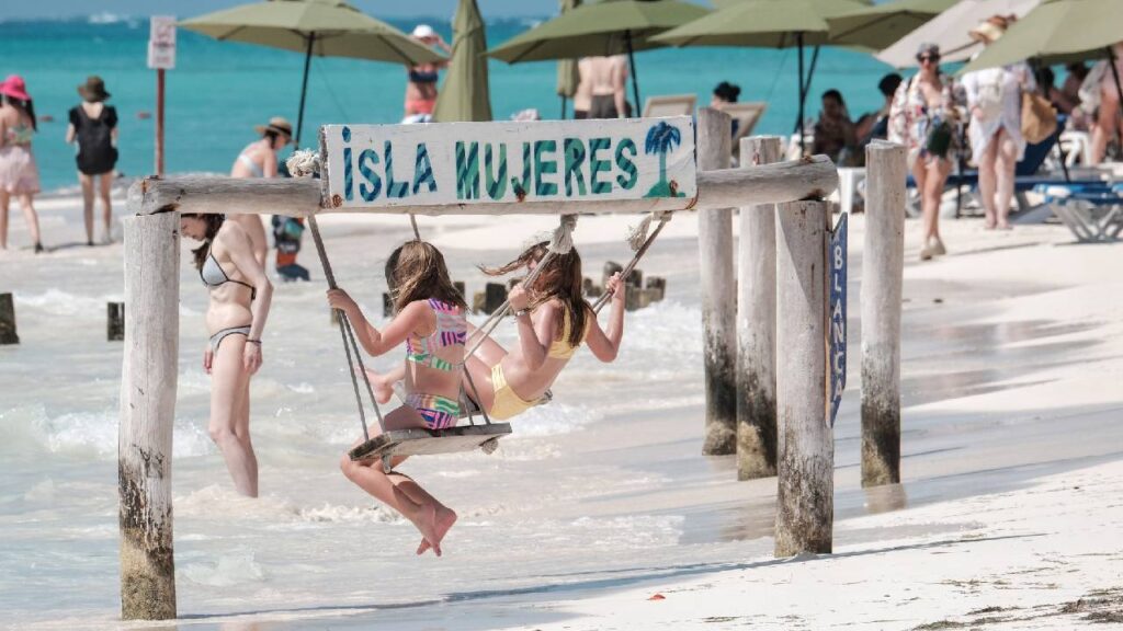 Turistas en Isla Mujeres.