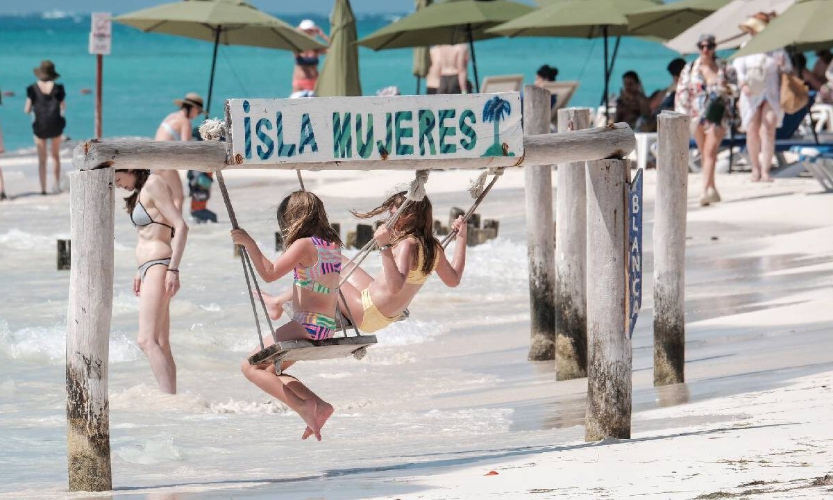 Turistas en Isla Mujeres.