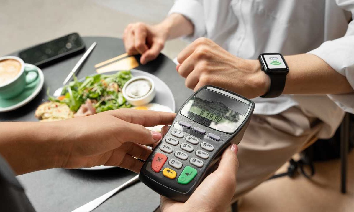 Cuestionan la Ley de Propinas.