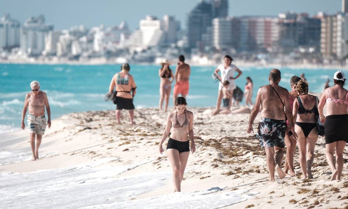 Turistas en el Caribe mexicano.