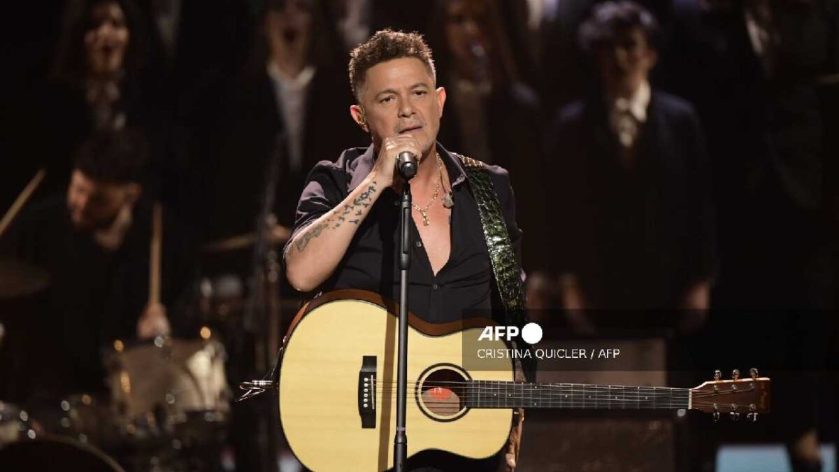 El cantante español Alejandro Sanz en el ojo del huracán.