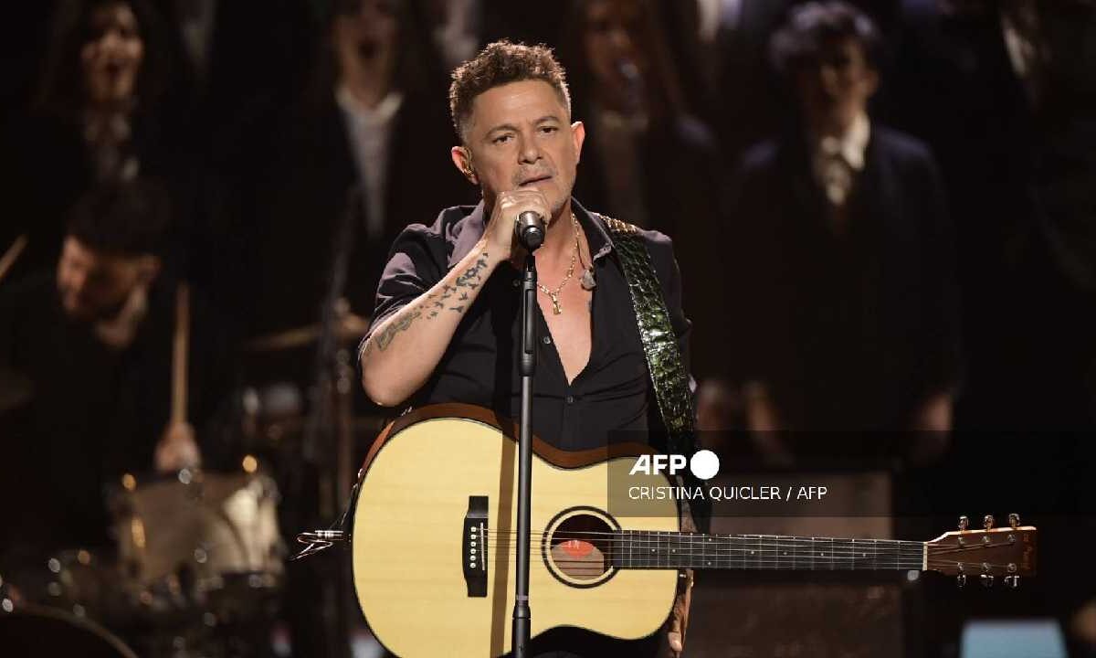El cantante español Alejandro Sanz en el ojo del huracán.