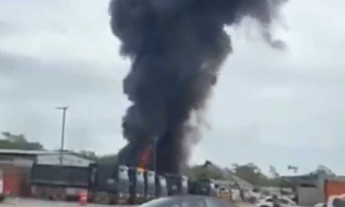 Explosión de pipa en tramo 6 del Tren Maya.