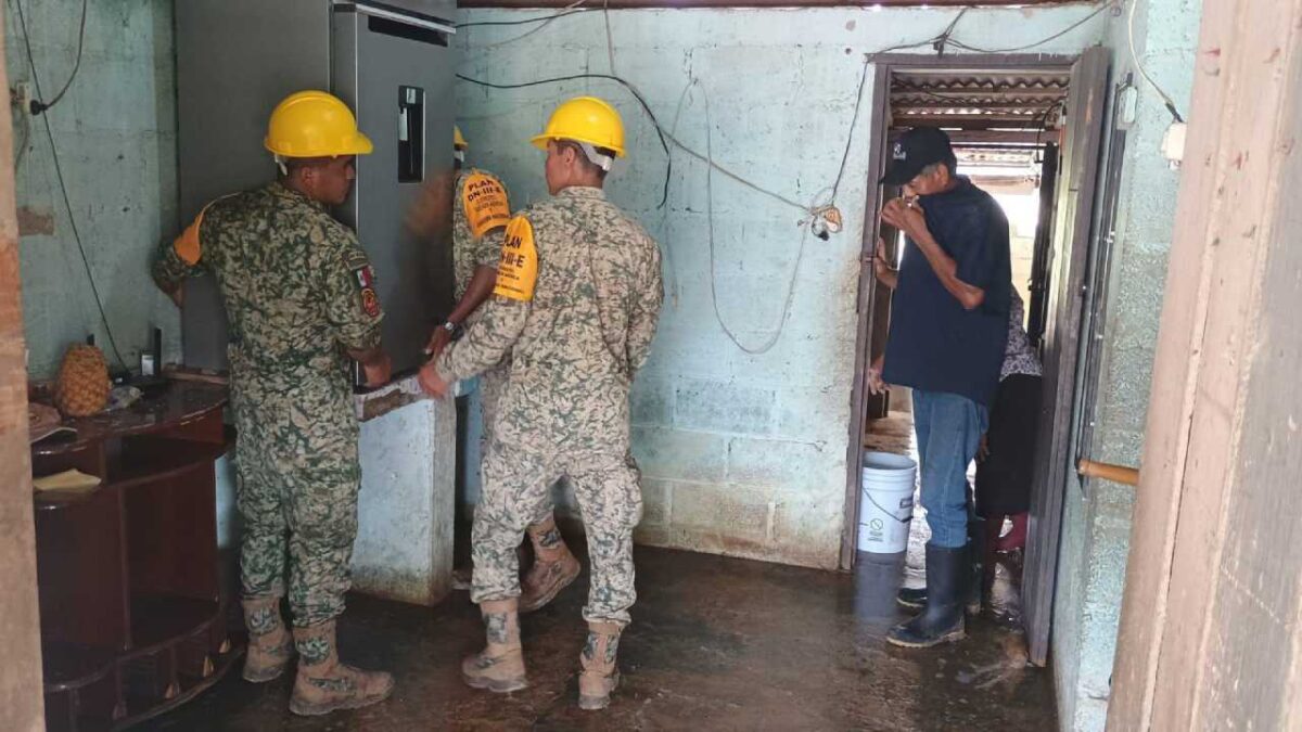 Sigue apoyo a los afectados por lluvias en Q. Roo.