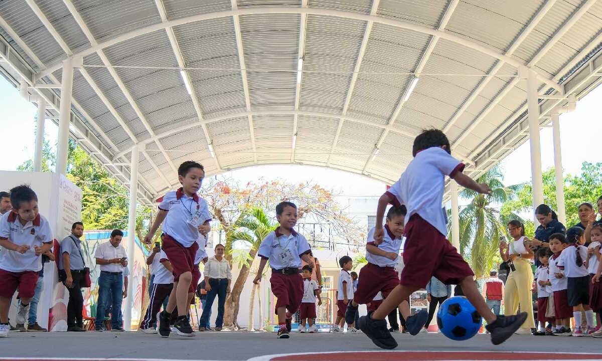 Mara Lezama entregó otro domo.
