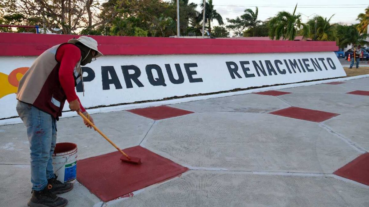 Mejoran el Parque Renacimiento de Chetumal.