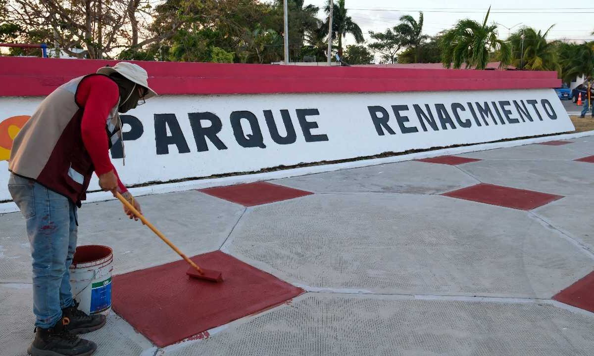 Mejoran el Parque Renacimiento de Chetumal.