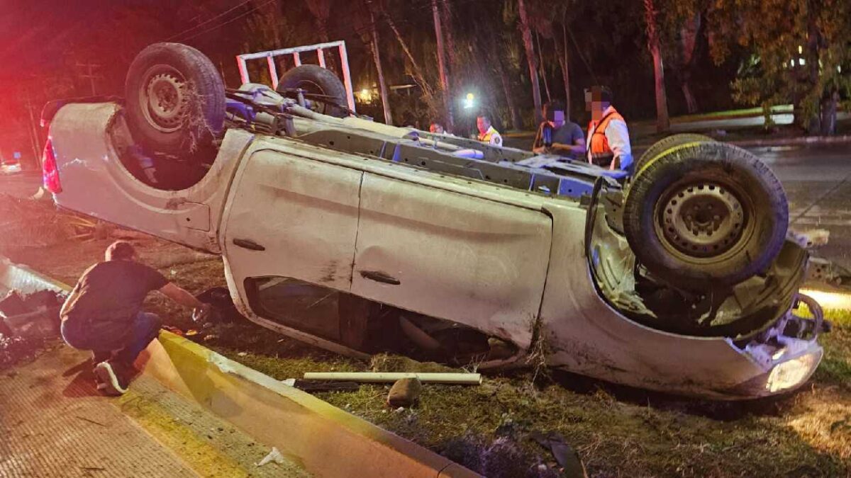 La volcadura fue en el Boulevard Colosio.