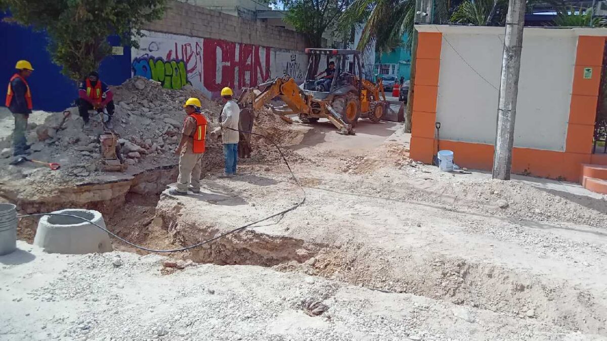 Continúan los cierres viales.