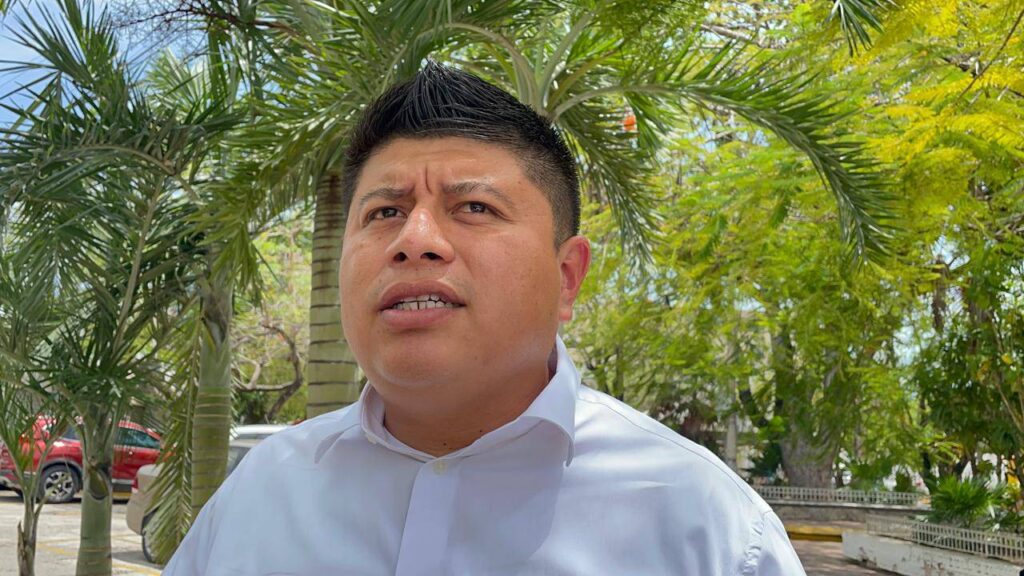 Marcos Basilio Saldívar.