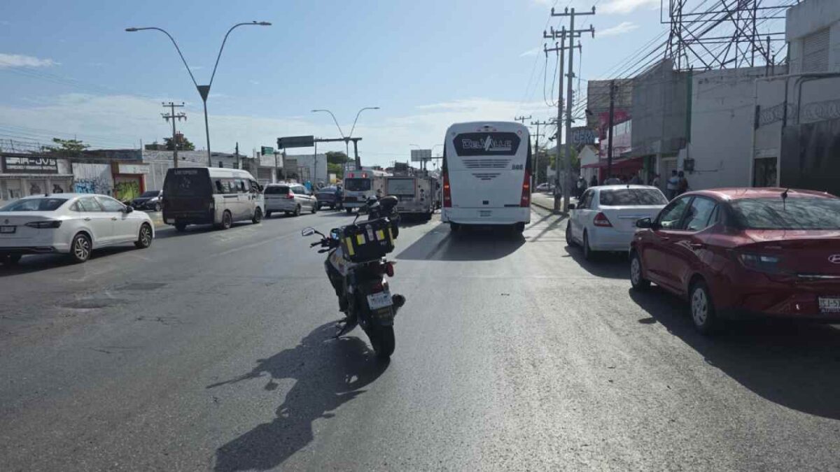 Cierres viales en Cancún.