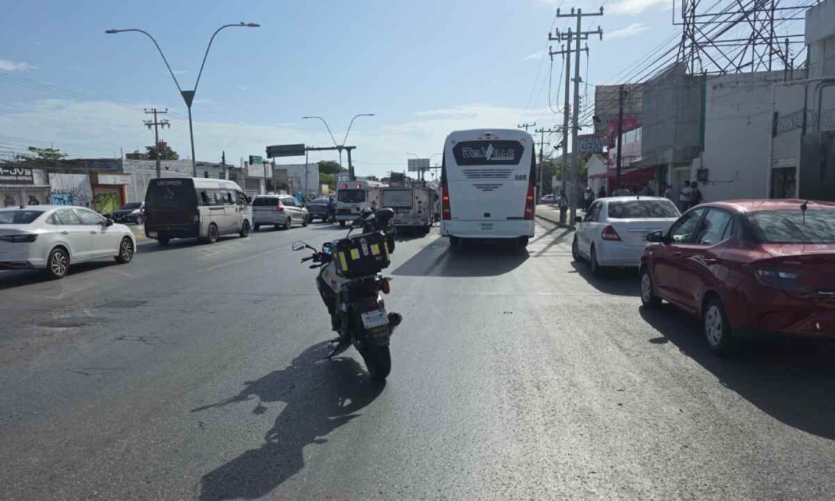 Cierres viales en Cancún.