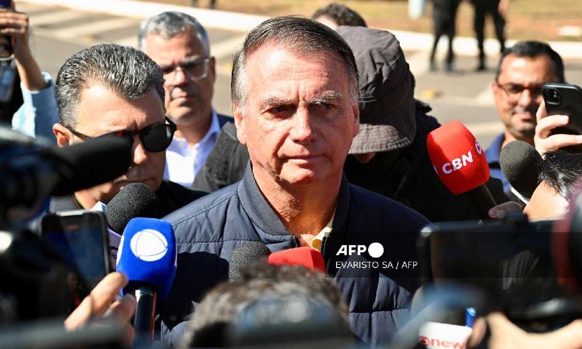Jair Bolsonaro llevará un brazalete.