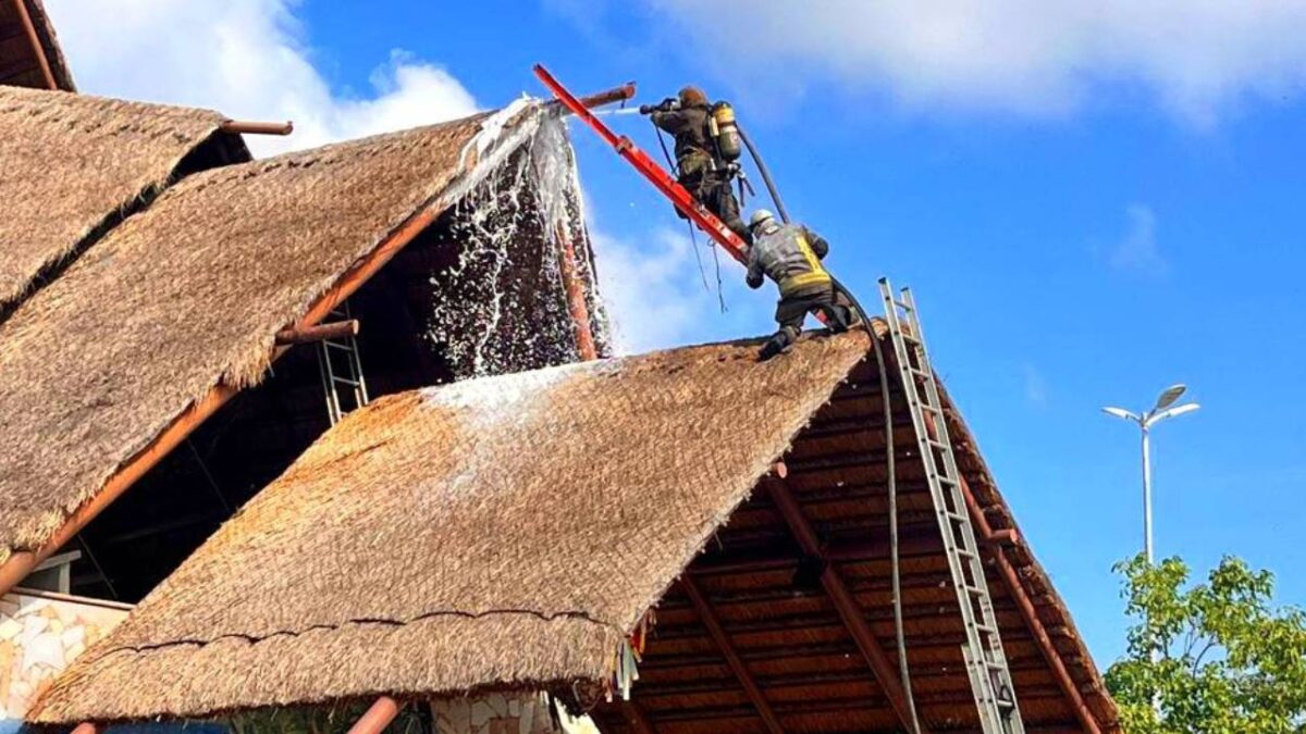 Bomberos de Cancún.