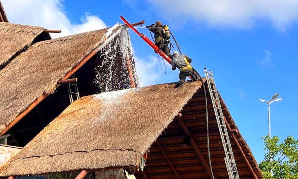 Bomberos de Cancún.