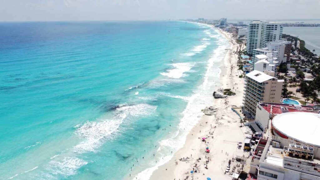 Cofepris avala playas de Q. Roo.