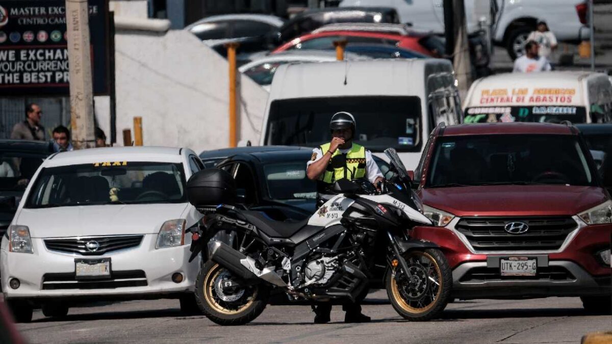 Cierres viales en Cancún.