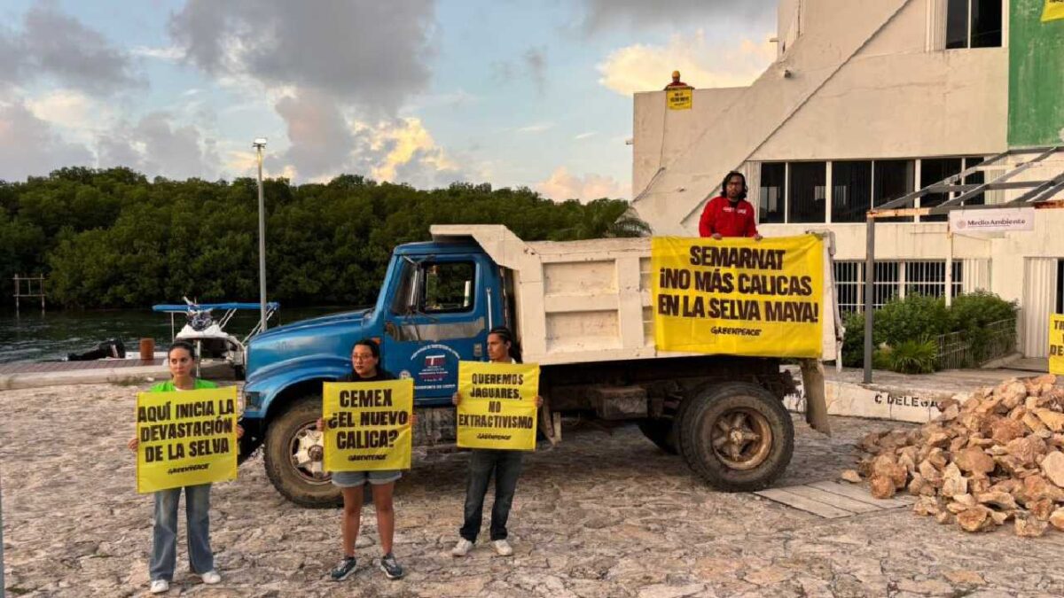 Últimas noticias. Activistas de Greenpeace protestan.