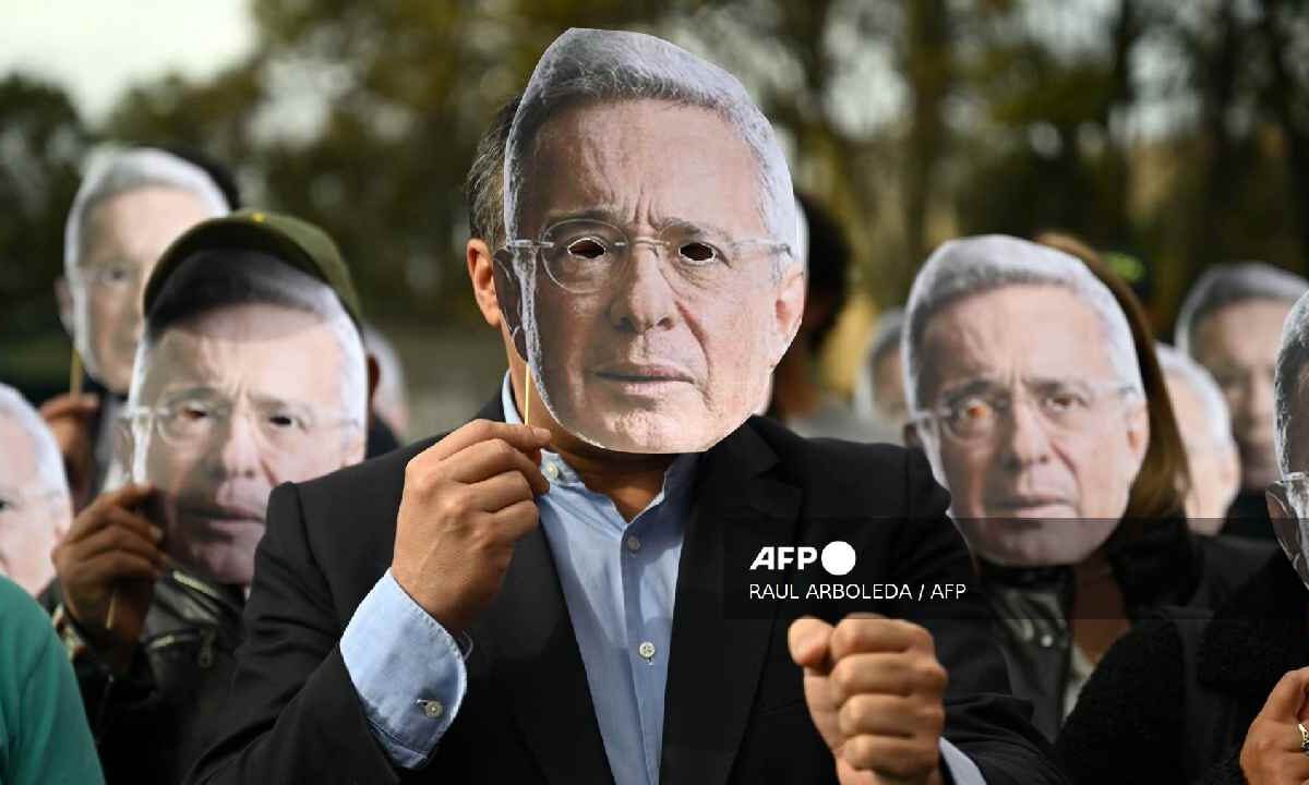 Álvaro Uribe Vélez, de 73 años.