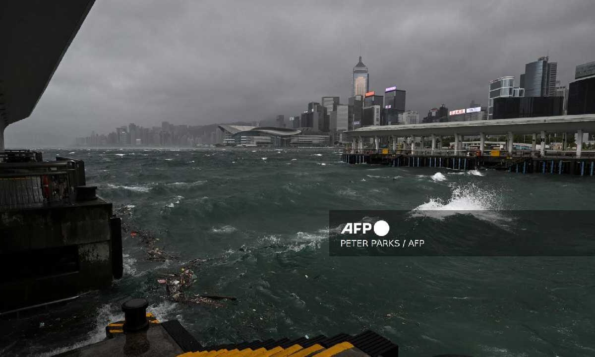 Impacto del tifón Wipha.