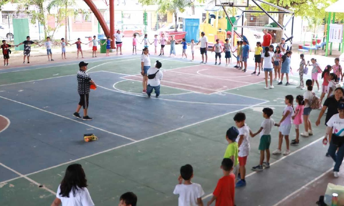 Invitan a cursos de verano en Cancún.