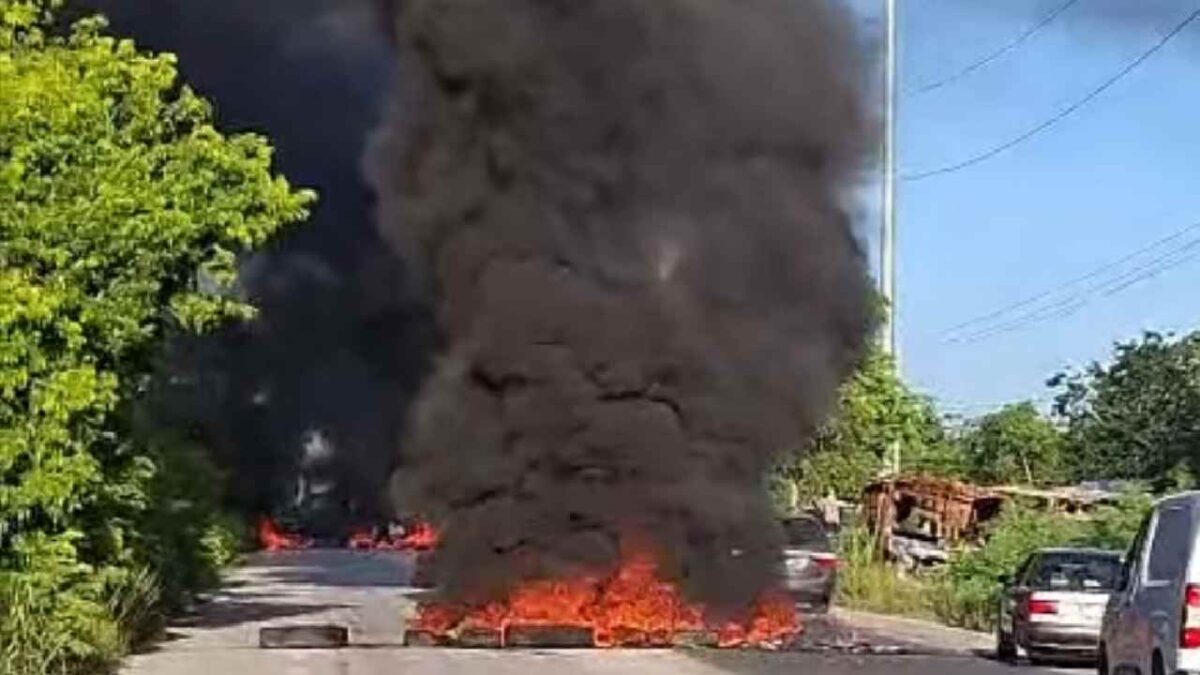 Protestas en Felipe Carrillo Puerto y Tulum.