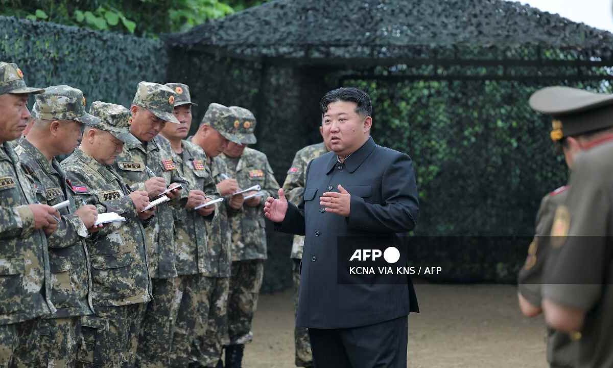 Líder de Norcorea visitó a sus tropas.