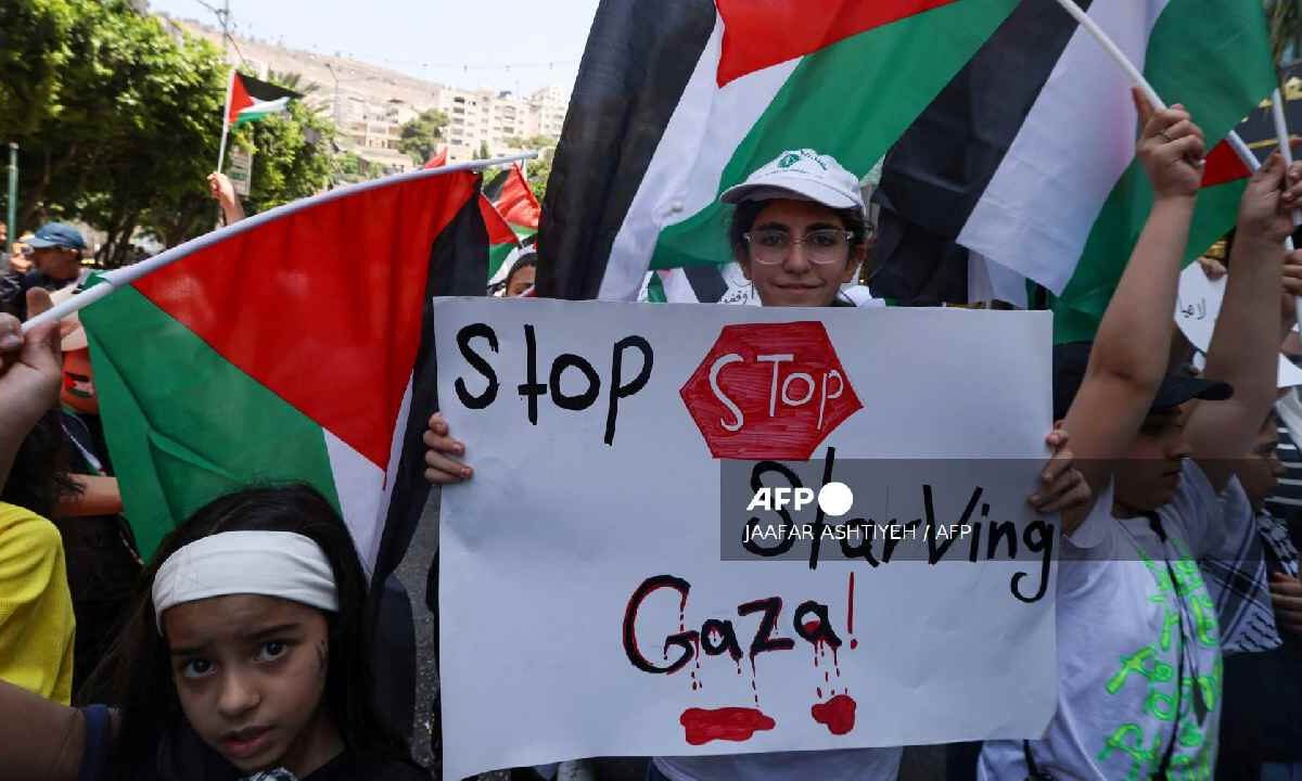 Niños mueren en Gaza por hambre.