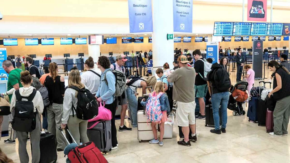 Crece número de turistas internacionales.