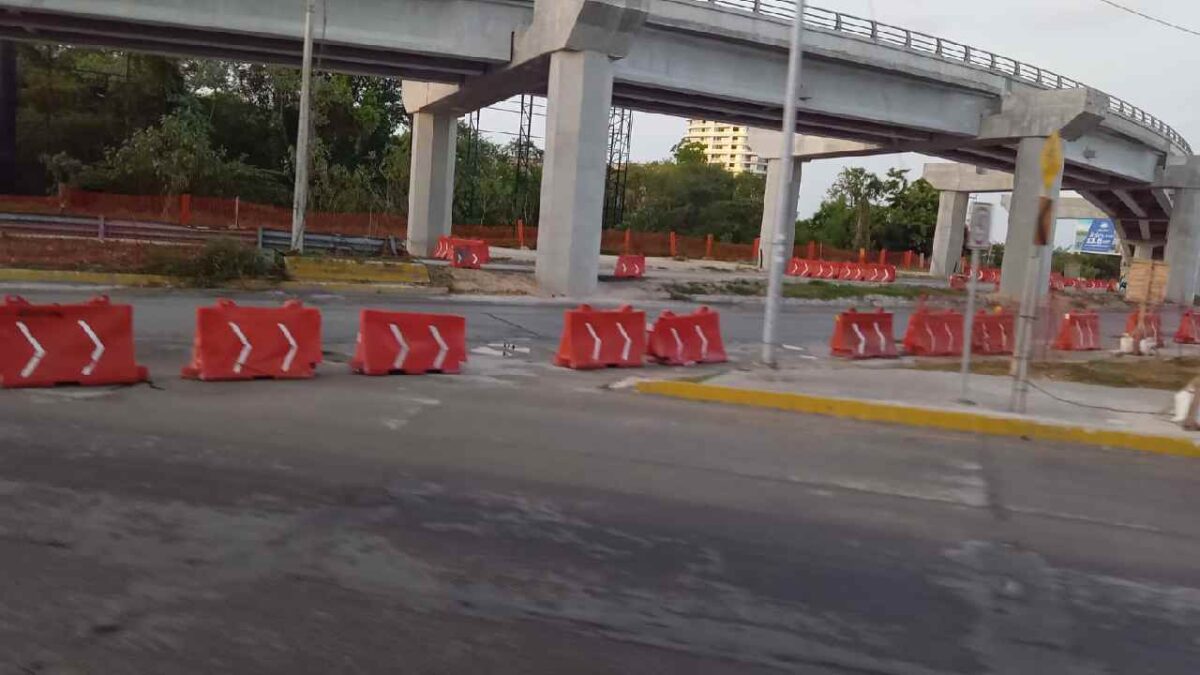 Cierres viales en Cancún.