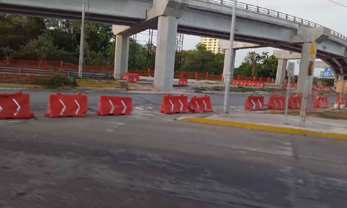 Cierres viales en Cancún.