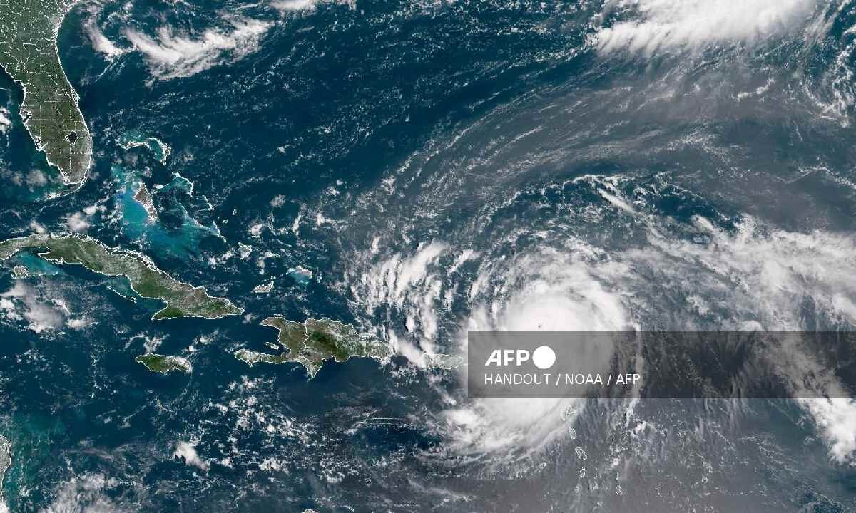 Huracán Erin pierde fuerza.