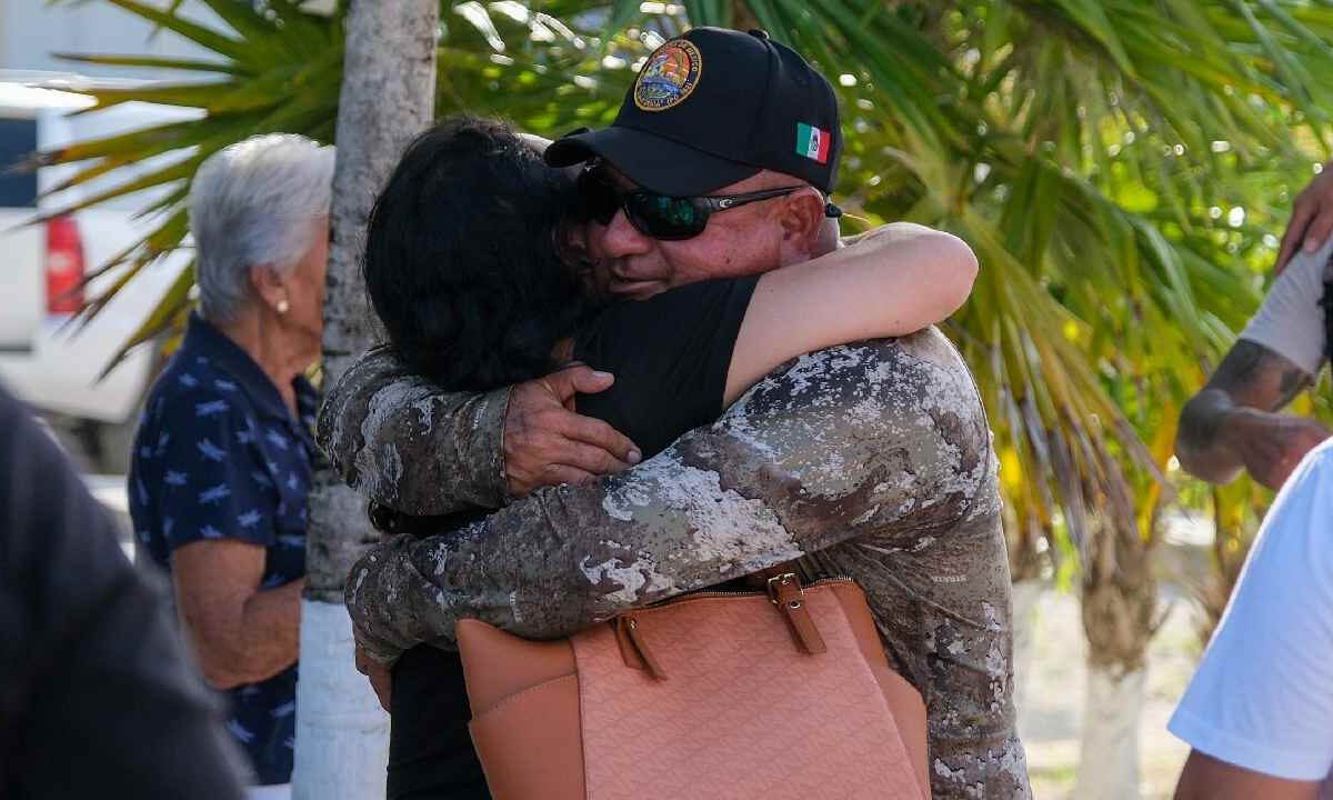 Mara Lezama habló con marinos.
