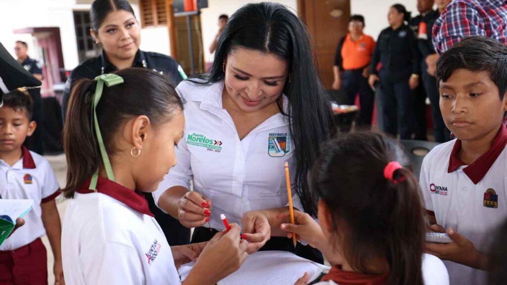 Puerto Morelos apuesta por la educación.