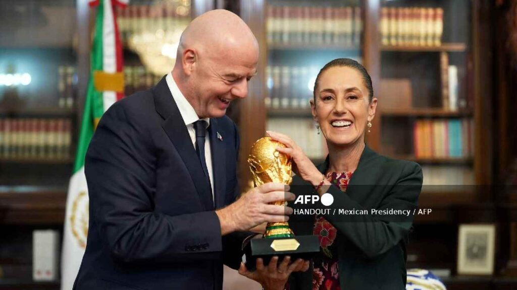 La presidenta regalará su boleto.
