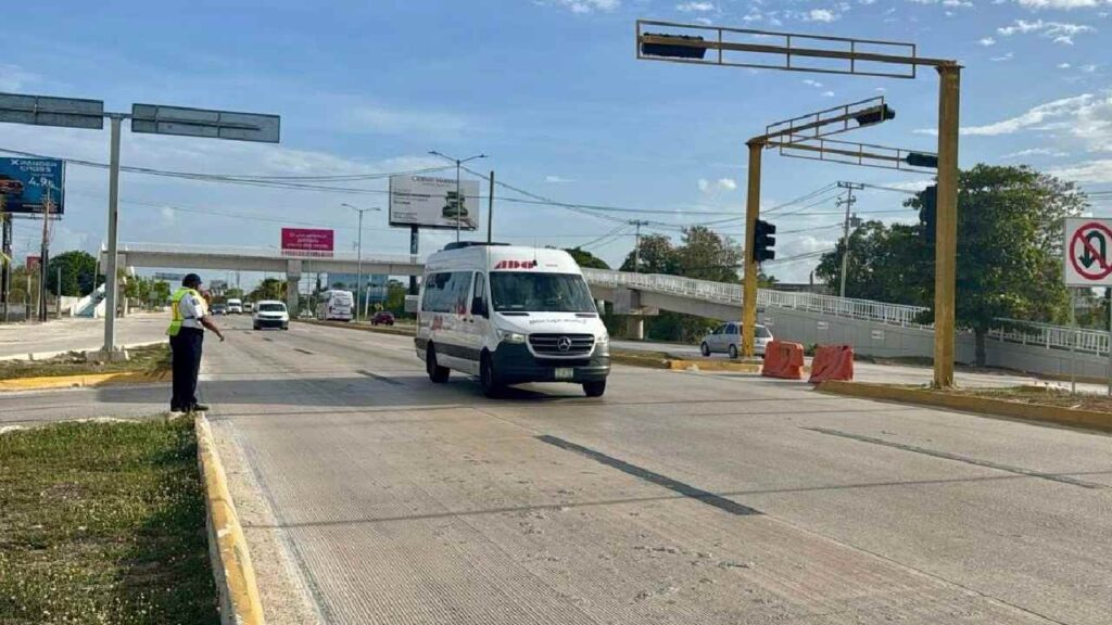 Cierres viales en Cancún.